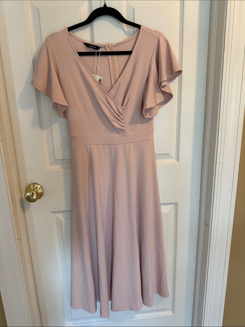Dokotoo Women’s Blush Pink Midi Dress with Flutter Sleeves Size Medium